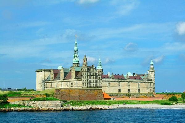 13. Bunlardan biri de Kronborg Kalesi...