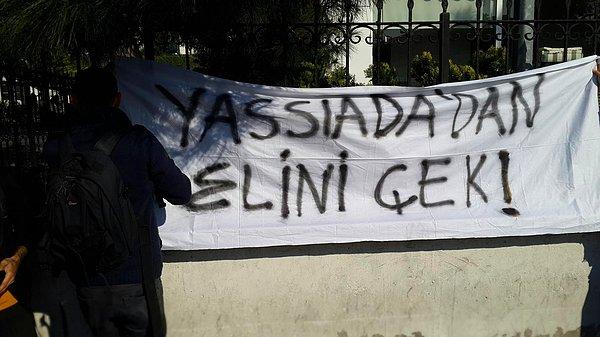 Davutoğlu Yassıada'ya gitmeden önce protesto