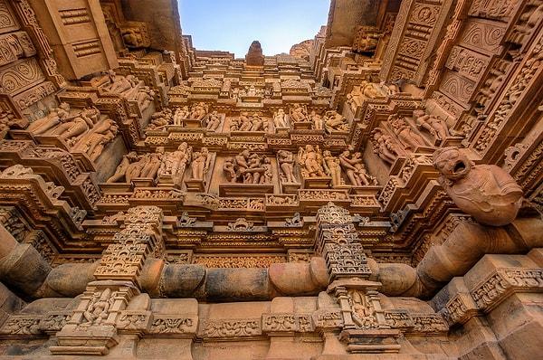 15. Khajuraho Tapınağı (Hindistan)
