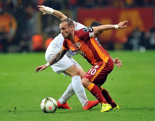 Galatasaray’ı Sneijder Kurtardı