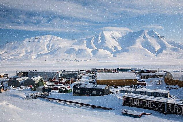 9. Svalbard Islands situated in between Norway and the North Pole. It looks like straight out of the movie "Frozen".