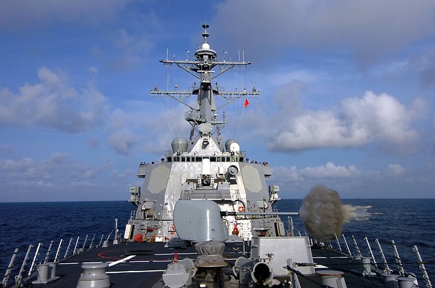 17. Russell (DDG 59) savaş gemisi 5 inç top mermisi