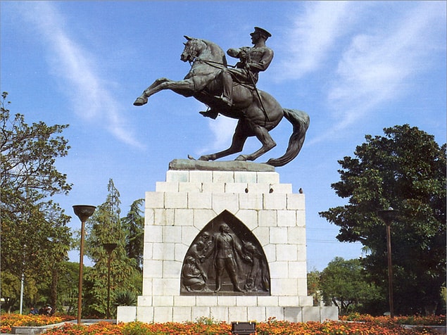 16. Mustafa Kemal Atatürk'e İleride Doğum Günü Sorulduğu Zaman, Samsun'a Ayak Bastığı Günün Tarihini Söyleyecekti