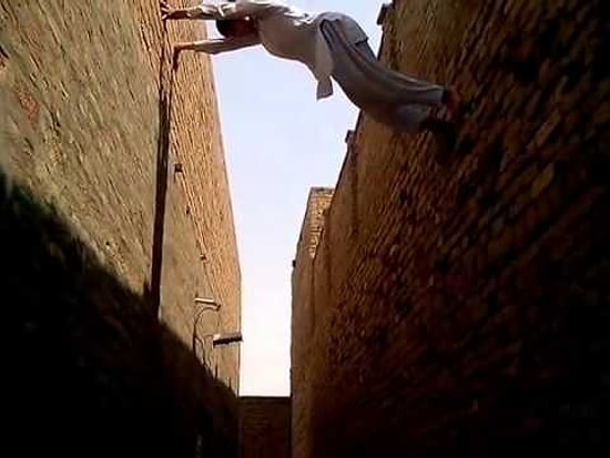 Düz Duvara Tırmanan Adamı Bulduk