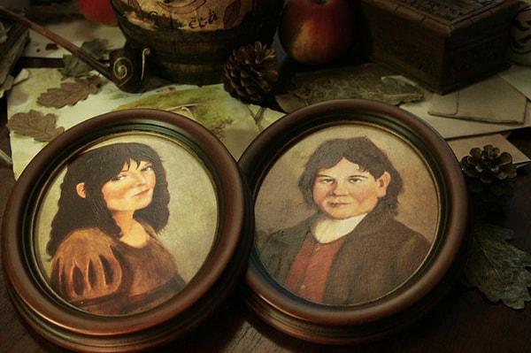 11. Bilbo'nun ailesini temsil eden şömine üzerindeki portreler Peter Jackson ve çocuklarının annesi Fran Walsh'dan modellenerek oluşturuldu.
