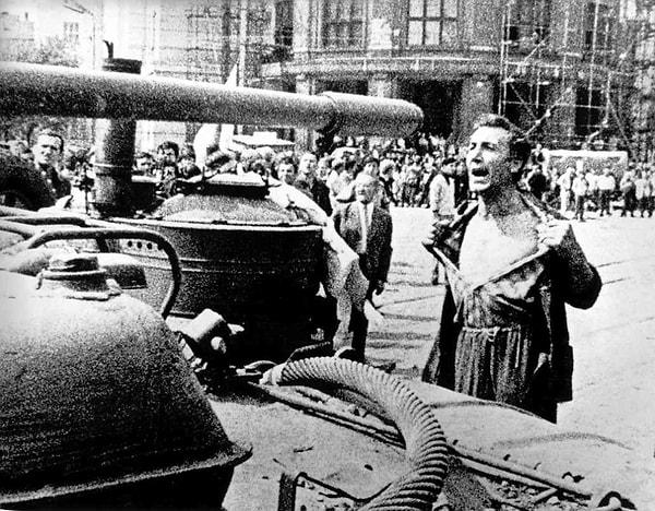 Sovyetlerin Prag'ı İşgali / 1968