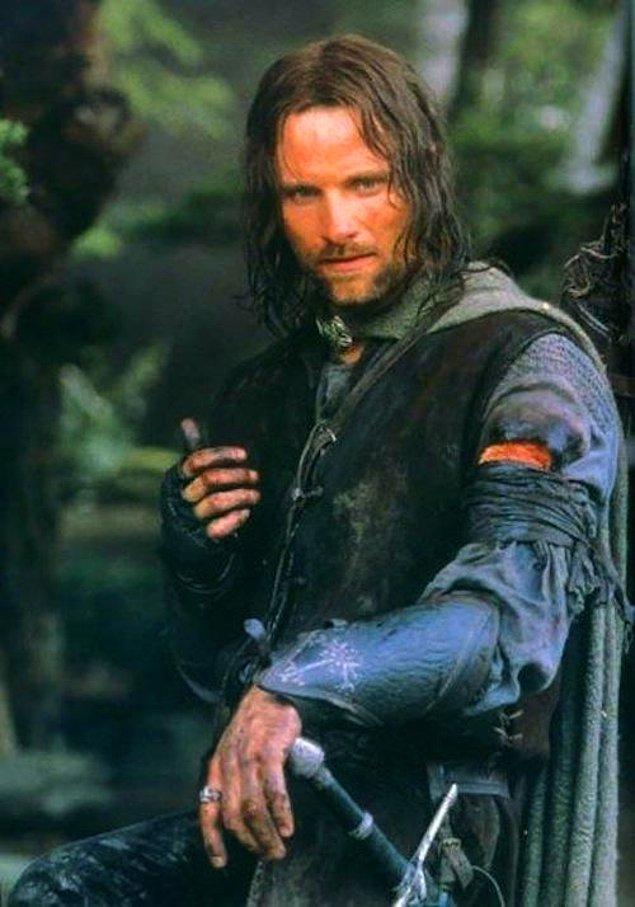 17. Aragorn serinin ilk filminde ölen Boromiri onurlandırmak için ikinci ve üçüncü filmlerde onun bilekliklerini giyiyor.
