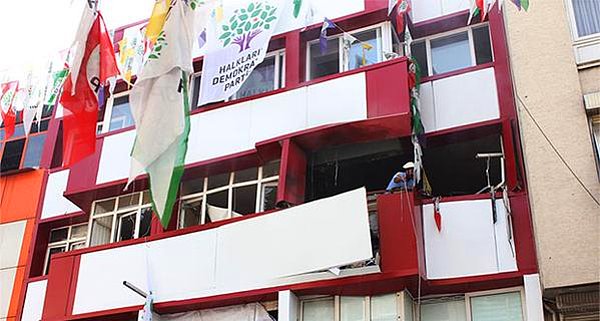 3. Adana HDP'ye Bomba Koyan Kişinin Eşkâli Tespit Edilmiş