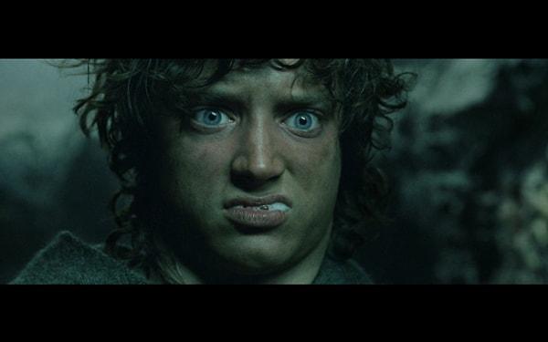 33. Dev örümcek tarafından sokulan Frodo'nun ağzından gelen köpük için Elijah Wood Alka Seltzer tableti kullanmış.