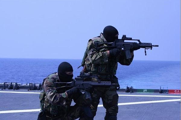 7. İspanya' nın Özel Deniz Harp Kuvvetleri, 2009' dan bu yana Avrupa' nın en saygın özel kuvvetlerinden biridir. 1952 yılında gönüllü bir tırmanma birimi olarak kurulmasına rağmen günümüzde seçkin bir askeri güç haline gelmiştir.