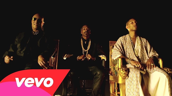 Snoop Dogg - California Roll ft. Stevie Wonder'ın Yeni Video Klibi