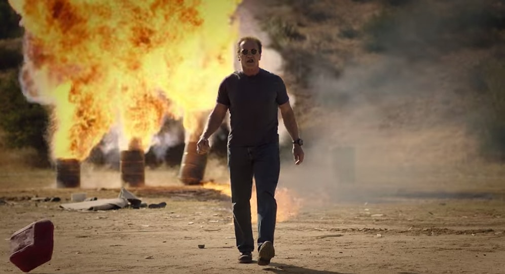 Arnold Schwarzenegger ile Bir Şeyleri Havaya Uçurma Fırsatı
