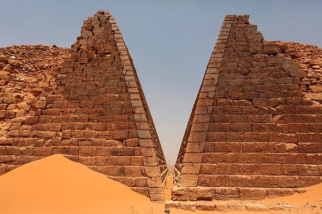 6. Meroe piramitleri yakından böyle görünüyor