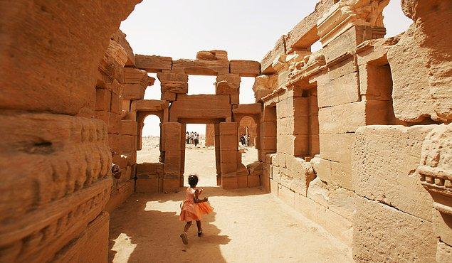 12. Hathor Tapınağı'ndaki Sudanlı küçük kız