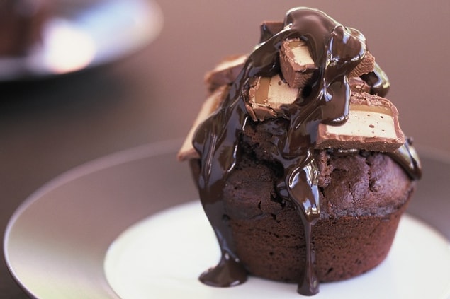 14. Çikolata üstü çikolata: Snickers'lı Muffin