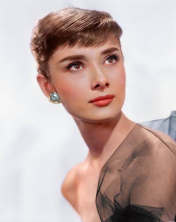 3. Sinema ve moda ikonu Audrey Hepburn (1953)