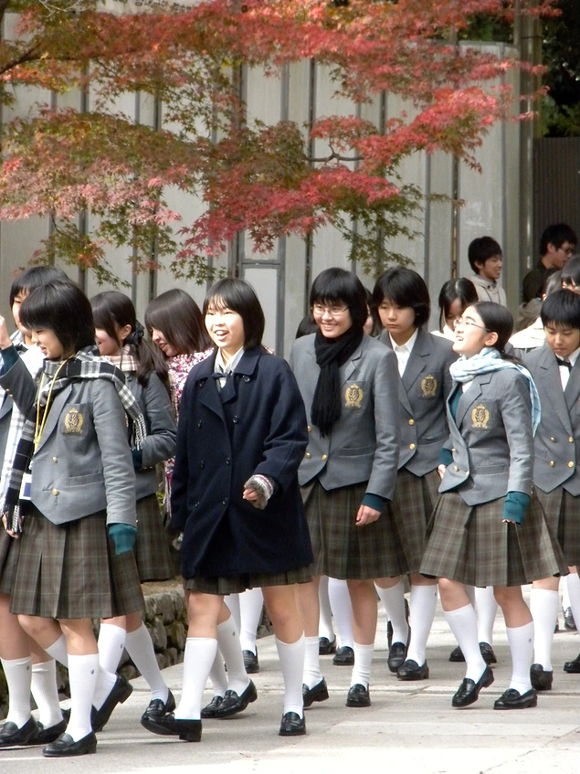 Japonya’da okul yılı , 1 Nisan’da başlar ve 31 Mart’ta biter.