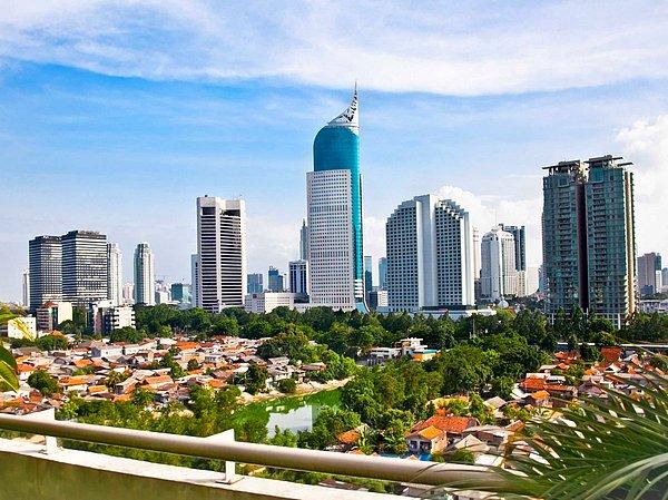23. Jakarta, Endonezya 661 kilometre kare alanda toplamda 443 yüksek yapıya sahip