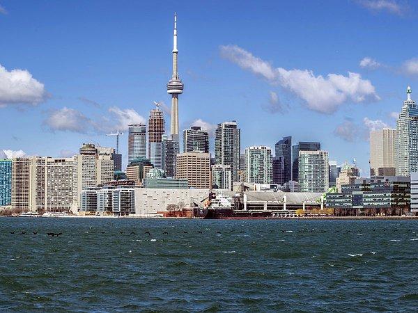 13. Toronto 629 kilometre kare alanda toplamda 2,029 yüksek yapıya sahip