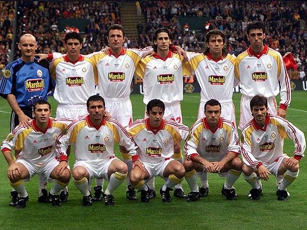 3. 17 Mayıs 2000 Parken Stadı | Galatasaray (Arsenal - Galatasaray / UEFA Kupası'nı kazanan kadro)