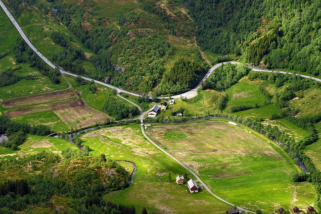 5. Geiranger köy yolu