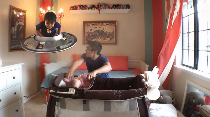 Oğlunu Özel Efektler ile Süper Kahramana Çeviren Baba