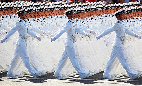 1. Çin'in 60. Kuruluş Yıl Dönümü kutlamalarında; Çin Halk Kurtuluş Ordusu