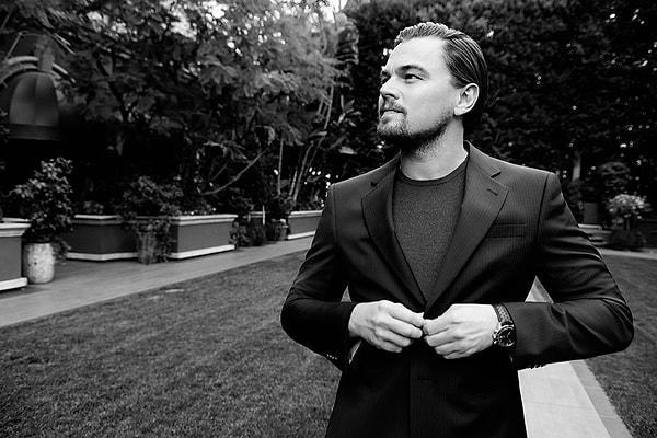 Daha genç yaşlarındayken atıldığı sinema sektöründe akıllara karizmasıyla kazınan DiCaprio ekranlardaki çalışamları dışında sık sık özel hayatıyla da gündeme gelmeyi başarıyor.
