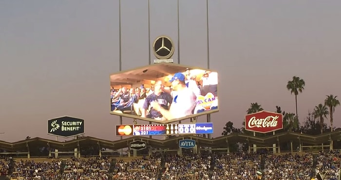 Kiss Cam'de Gerçekleşen Tarihin İlk Gay Öpüşmesi