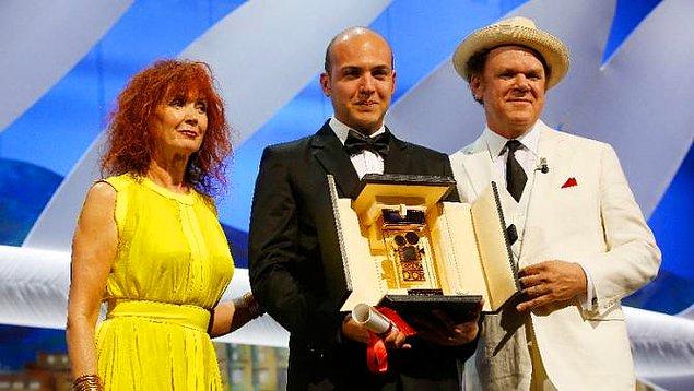 Altın Kamera Ödülü'nü 'La Tierra y la Sombra' filmiyle yönetmen Cesar Augusto Acevedo kazandı.