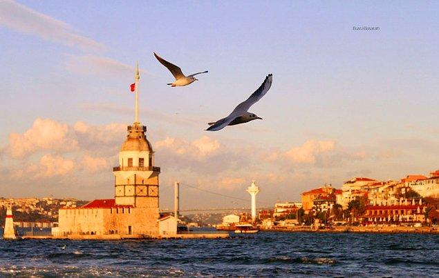 5. İstanbul'u sevmek ve onu gözleri kapalı dinlemektir...