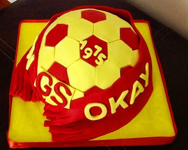 6. Futbol topu pasta eminim bir çok Galatasaraylının küçüklük hayaliydi.