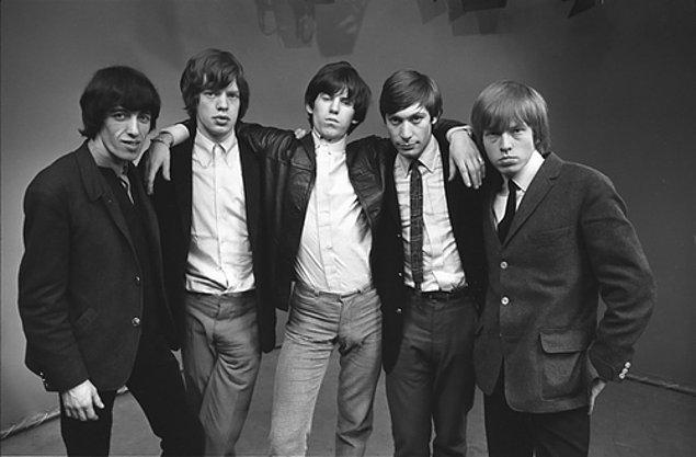 23. Muddy Waters, Jimmy Reed ve Bo Didley gibi isimlerin cover şarkılarıyla ilk kayıtlarını alan Rolling Stones, yapım şirketleri tarafından beğenilmeyerek geri çevrildi. (1962)