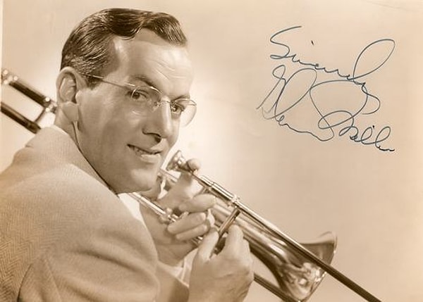 30. Glenn Miller'ın uçağı, Londra'dan Paris'e yaptığı bir konser yolculuğu sırasında ortadan kayboldu ve bir daha asla bulunamadı. (1944)