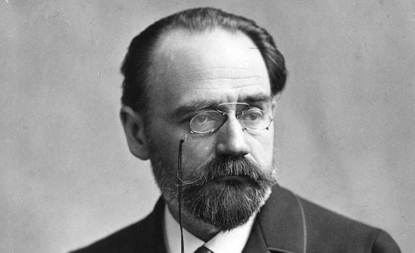 7. Natüralizm Akımı'nın öncüsü, Dreyfus Davasın'nda adaleti arayan yazar: Émile Zola