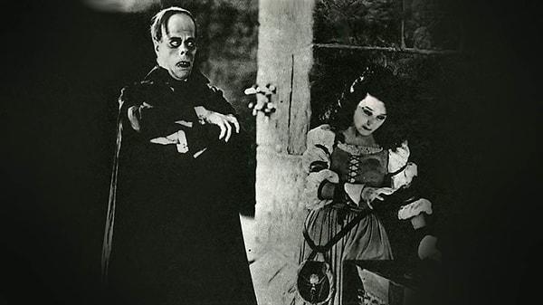 21. The Phantom of The Opera / Operadaki Hayalet | IMDb: 7.7