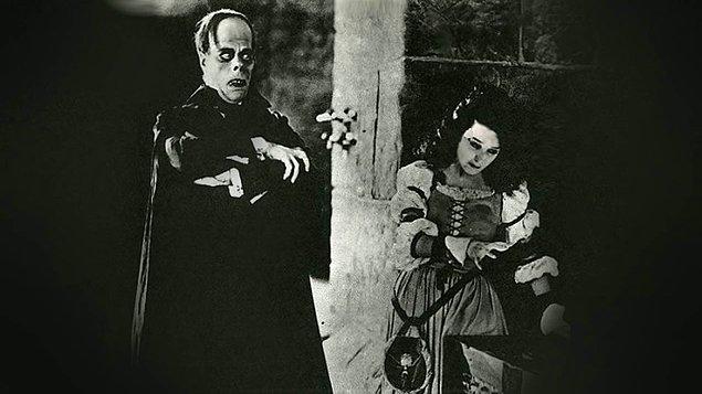 21. The Phantom of The Opera / Operadaki Hayalet | IMDb: 7.7