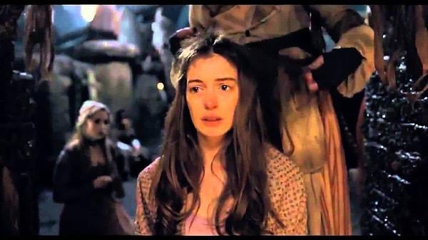 16. Les Misérables'da Fantine karakterini oynamak için Anne Hathaway da oldukça fazla kilo verdi