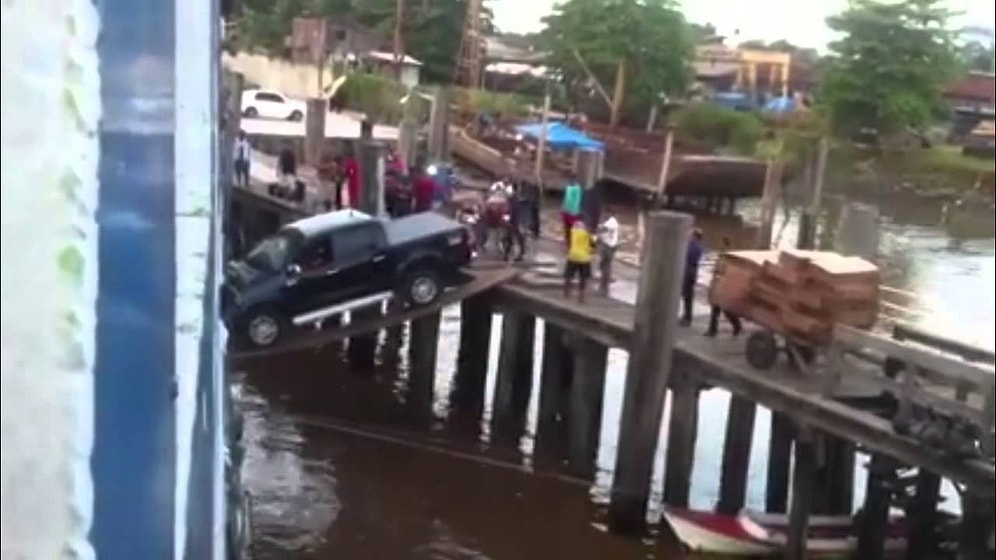 Tahta Köprü ile Aracı Gemiye Bindirmeye Çalışmak