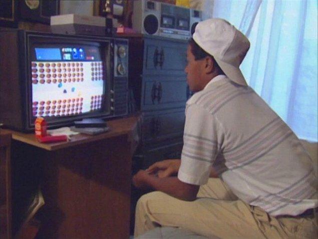 20. 14 yaşındaki Tiger Woods'un golfe ara verdiği sırada Zelda adı verilen oyunu oynarken (1989)