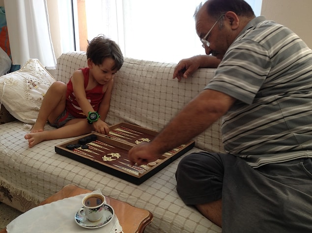 11. Tavla dediğin, dedeyle oynanır!