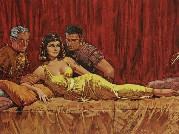 7. Kleopatra için zor bir hayat başlamıştı.