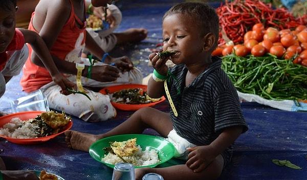 8. Bir çocuğun günlük gıda masrafı sadece 65 kuruş.