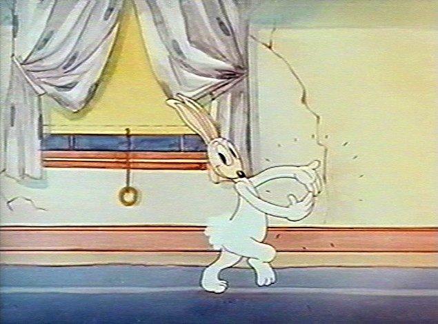 5. Bugs Bunny'nin ilk adı Mutlu Tavşan'dı ve bildiğimizden biraz farklıydı