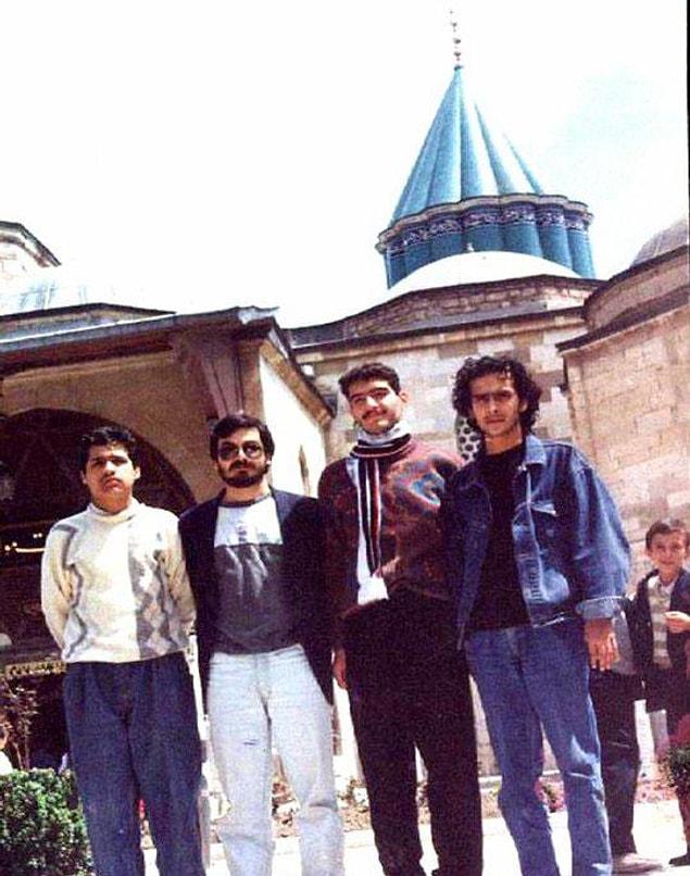 31. 1989 | Mehmet Işıklar (Optik Başkan) ve Beşiktaş tribünlerinin emektarları Konya deplasmanında.