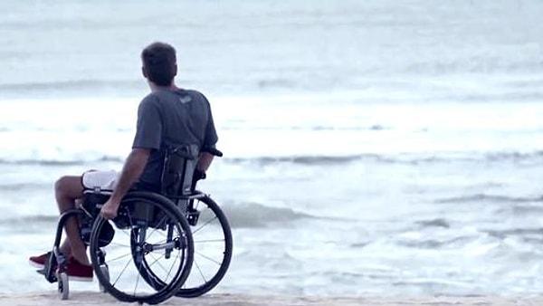 Bunun sebebinin 'tekerlekli sandalyede olması' olduğunu söyleyen kullanıcının yaşadığı bu trajik durum ise sosyal medyada yankı uyandırdı.