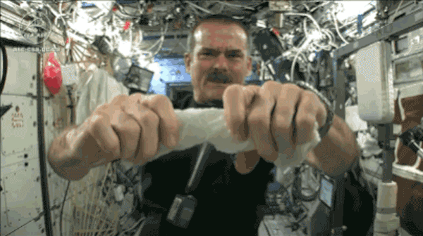 Astronotların Uzayda Yaşadığı, İnsanı Çileden Çıkarabilecek 13 Durum