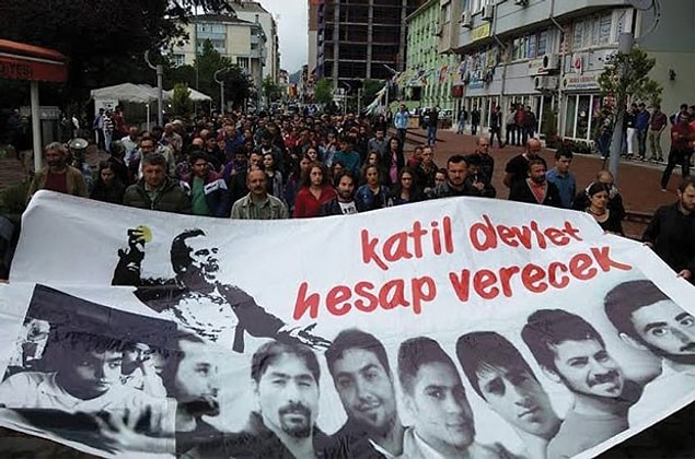 Artvin’in Hopa ilçesinde dönemin Başbakanı Recep Tayyip Erdoğan’ın 31 Mayıs 2011 tarihindeki mitingi öncesinde polisin sıktığı biber gazı ile fenalaşarak kaldırıldığı hastanede yaşamını yitiren emekli öğretmen Metin Lokumcu, ölümünün 4’üncü yılında Hopa'da anıldı.