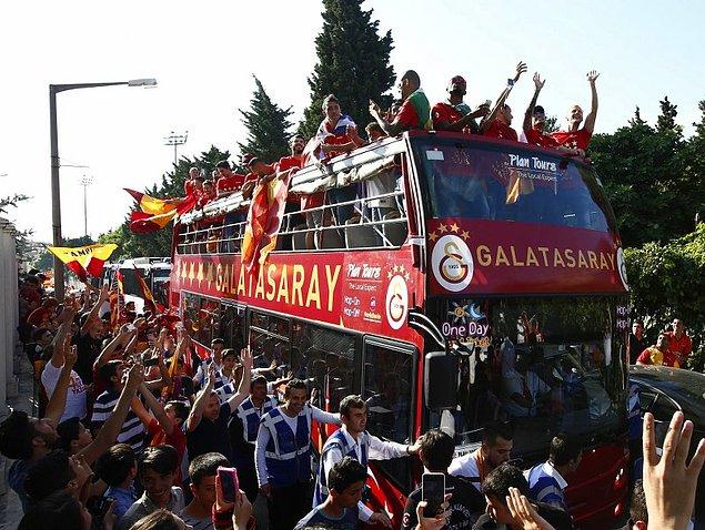 Galatasaray Şampiyonluğu Kutluyor