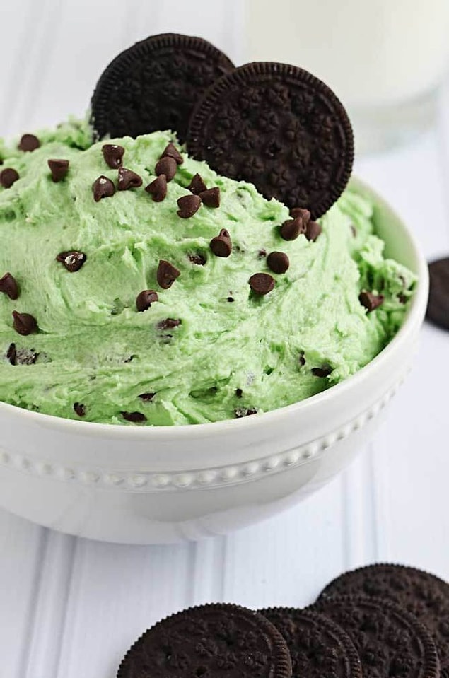 20. After Eight sevenler kaşık kaşık yiyecek: Naneli Damla Çikolatalı Kurabiye Hamuru Sos